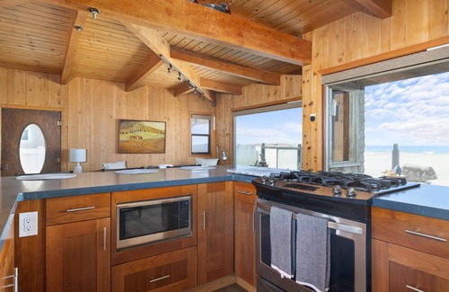 Oceano House | Beach Front House On The Strand. Sleeps 8