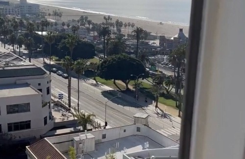 Verdugo Viejo Apartment | Beach Front Loft at Santa Monica Pier