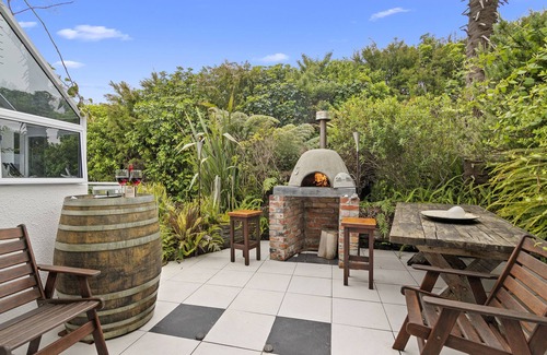 Kaiteriteri Cottage | Beach Front, Palms Beach House – Kaiteriteri House