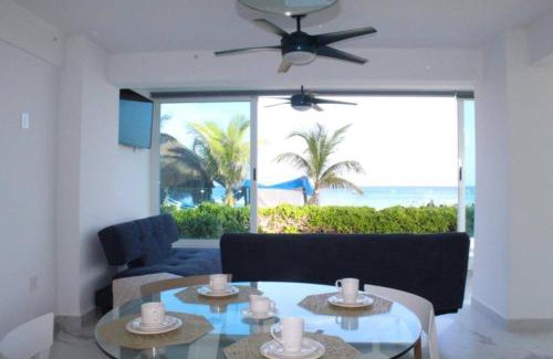Punta Cancun Apartment | Beach Front Renewed Apartment