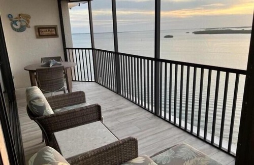 Punta Rassa Apartment | Beach Front Rentals at Sanibel Harbour Resort