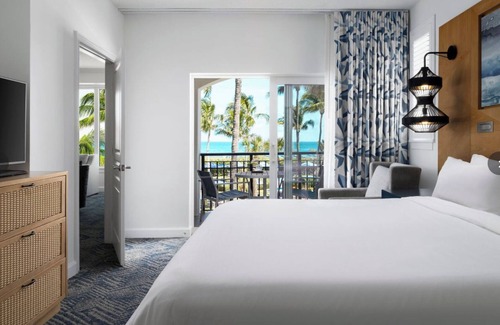 Florida North Atlantic Coast Resort | Beach front Resort on Singer Island, West Palm Beach. Restaurants nearby