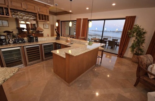 Puerto Penasco Condo | Beach front , Water front low level condo (Las Palomas Resort) . Cordoba 208.