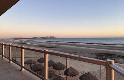 Puerto Penasco Condo | Beach front , Water front low level condo (Las Palomas Resort) . Cordoba 208.