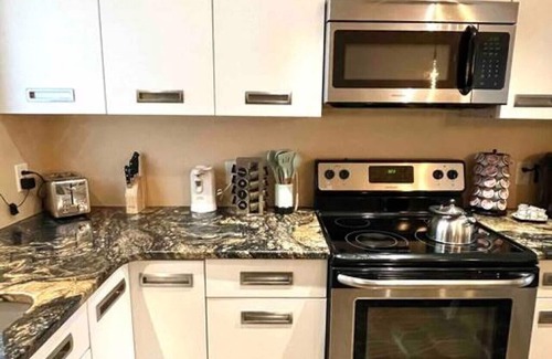 Rehoboth Beach House | Beach Gem! 2 bd with Hot Tub/3.7mi beach/.5mi outlets