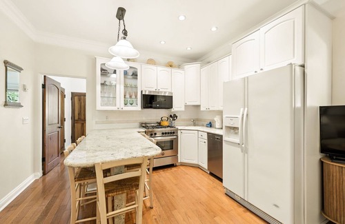 West Beach Apartment | Beach Getaway #2 — blocks to the Beach, downtown State Street & the Funk Zone