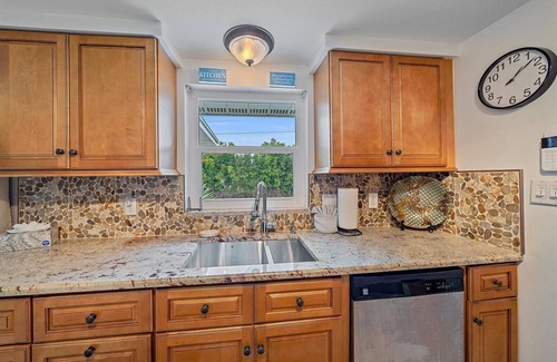 South Gate Ridge House | Beach Getaway Close to Siesta Key, Shops and Restaurants