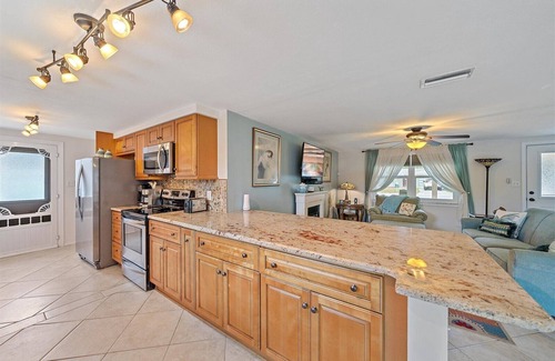 South Gate Ridge House | Beach Getaway Close to Siesta Key, Shops and Restaurants