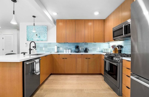 Capitola Apartment | Beach Getaway in the Heart of Capitola Village!