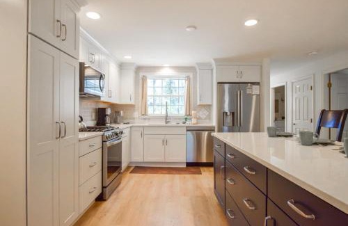 Orleans House | Beach Getaway with Private Backyard