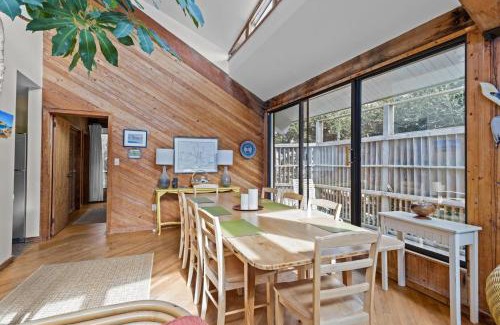 Pine Knoll Shores House | Beach Grove home