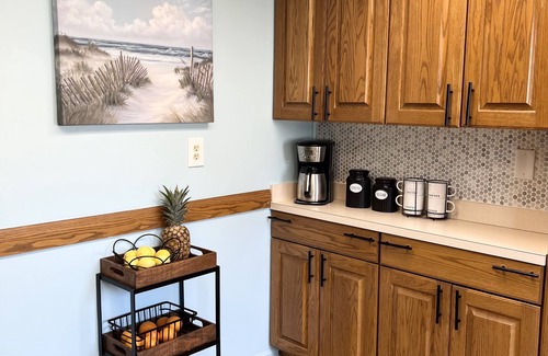 Northeast Virginia Beach House | Beach Happy 4bdrm/9guests vacation gem steps to beach