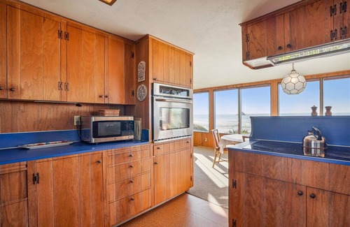 Arch Cape House | Beach Haven Arch Cape - New Oceanfront Listing! - Beachcomber Vacation Homes