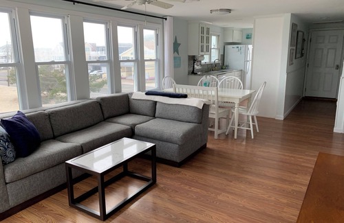 South Beach Haven House | Beach Haven Beach Block - 3rd house from beach - 2 private decks & so much more.