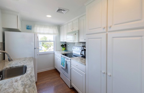 South Beach Haven House | Beach Haven Beach Block - 3rd house from beach - 2 private decks & so much more.