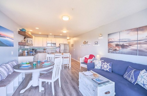 Long Beach Condo | Beach Haven - Walk to town & beach, Amazing Views