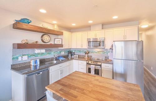 Long Beach Condo | Beach Haven - Walk to town & beach, Amazing Views