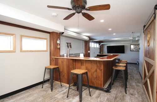 Beach Haven West House | Beach Haven West. Pet Friendly. Waterfront. Lagoon front. Beach Badges. WIFI.