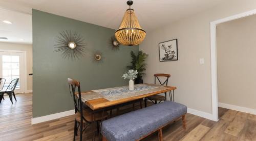 Loma Alta House | Beach Home in Quiet Neighborhood 5 minutes from the Pier