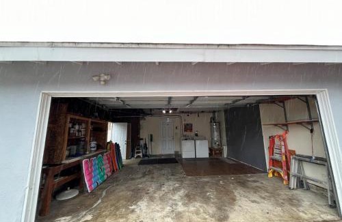 Loma Alta House | Beach Home in Quiet Neighborhood 5 minutes from the Pier