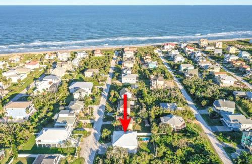 Marineland Acres House | Beach Hot Tub & Pool Getaway in Palm Coast walk or bike to the beach