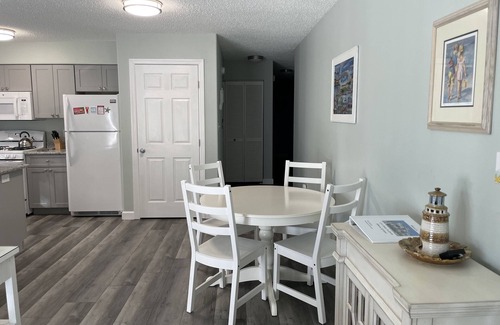 Diamond Beach Condo | Beach House Condo in Diamond Beach just steps to private beach, beach bar, entertainment and much more!