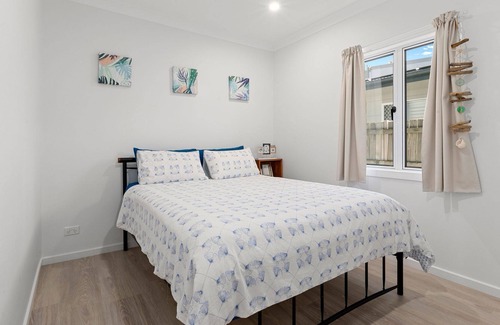 Scarborough Apartment | "Beach House Dunns" - Scarborough Q 4020