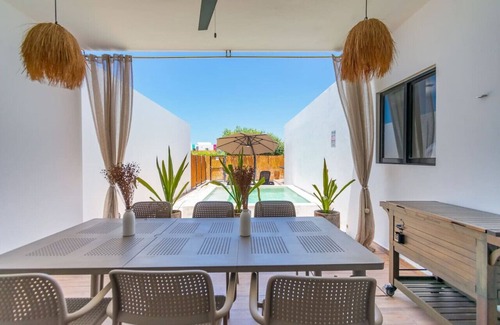 Chicxulub Puerto House | Beach House - Family & Serenity by LAHOS