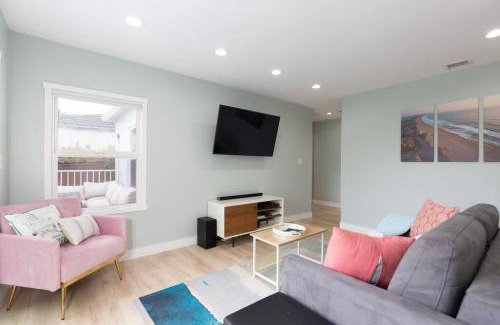 Crown Point House | Beach House In The Heart Of PB
