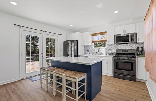 Keansburg House | Beach house-less than 1 minute walk to the beach