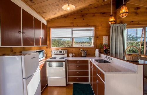 Ngaio Bay Cottage | Beach House on the Ridge - Kaiteriteri House