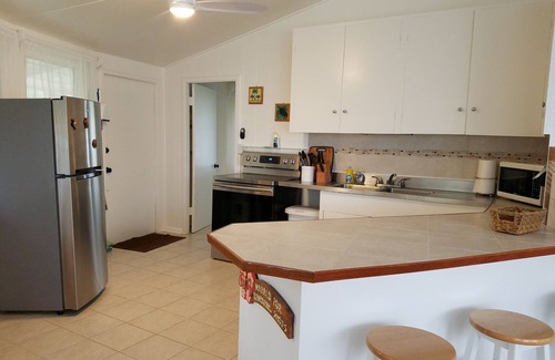 Makaha House | BEACH HOUSE on Scenic Makaha Beach with Free High Speed WIFI and Onsite Parking