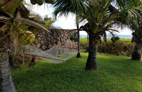 Makaha House | BEACH HOUSE on Scenic Makaha Beach with Free High Speed WIFI and Onsite Parking