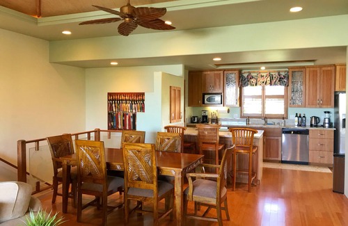 Kahaluu Bay House | Beach House: Oversized Lanai with Indoor/Outdoor Flow. EZ Stroll to Magic Sands!