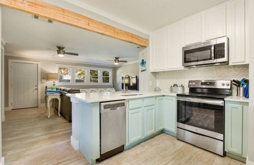 Gulfport House | Beach House Shady Oaks Gulfport Ocean Views Walk to the Beach, Fire pit, Grill