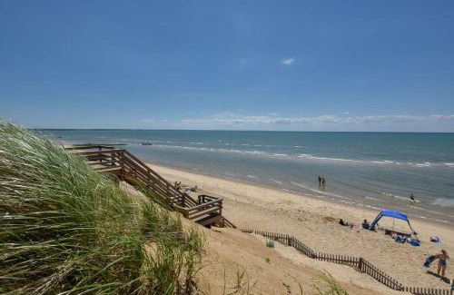North Eastham House | Beach House Short Walk to Kingsbury Beach