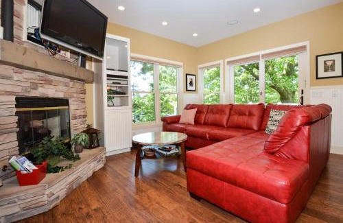 Saugatuck House | Beach House