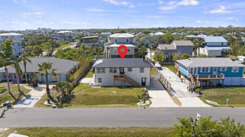 Marineland Acres House | Beach House with Heated Pool & Family Games