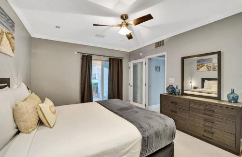 Hendricks and Venice Isles Apartment | Beach Isles Modern 1BR Waterfront Apartment with Patio
