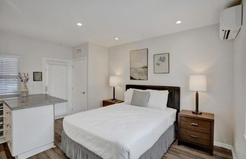 Hendricks and Venice Isles Apartment | Beach Isles Modern Studio Apartment in Fort Lauderdale with Patio