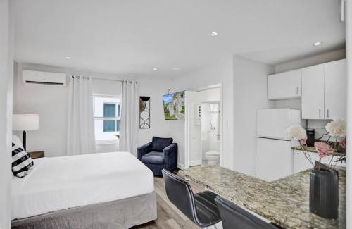 Hendricks and Venice Isles Apartment | Beach Isles Modern Studio Apartment in Fort Lauderdale