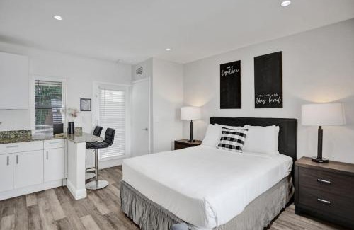 Hendricks and Venice Isles Apartment | Beach Isles Modern Studio Apartment in Fort Lauderdale