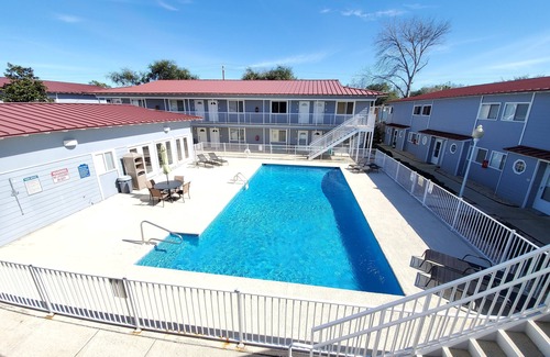 Biloxi Condo | Beach Life Condo 135. Pools! Beach! Casinos! FUN!
