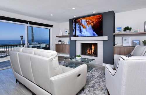 El Porto House | “Beach life in Manhattan Beach… Listen to the Waves break!”