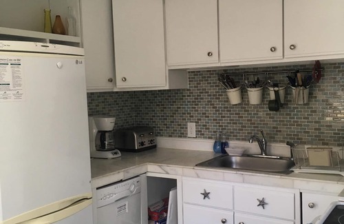 Bonnet Shores House | Beach Life! Walk/Bike to Kelly Beach Town Beach Passes Included PET FRIENDLY