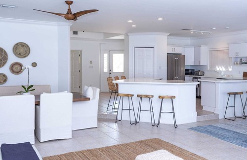 West Bay Villa | Beach Living at Conch Point Villa (BLJJ)