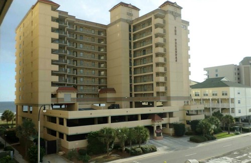 Ocean Drive Condo | Beach Lover's Condo With Spectacular Ocean View, Pool, Lazy River, & Jacuzzi!