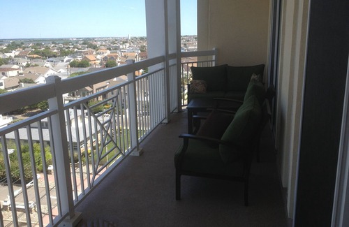 Diamond Beach Condo | Beach Luxury Rental for 2025 - ONLY ONE WEEK LEFT!