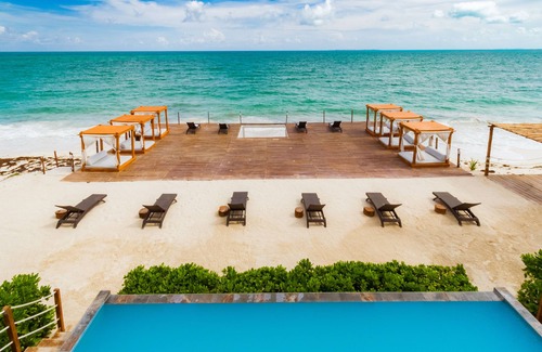 Isla Blanca Villa | Beach Front Villa, pool, mainland accessible by car.