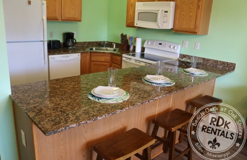 Biloxi Condo | Beach Oaks Condo - Short Walk to the Beach